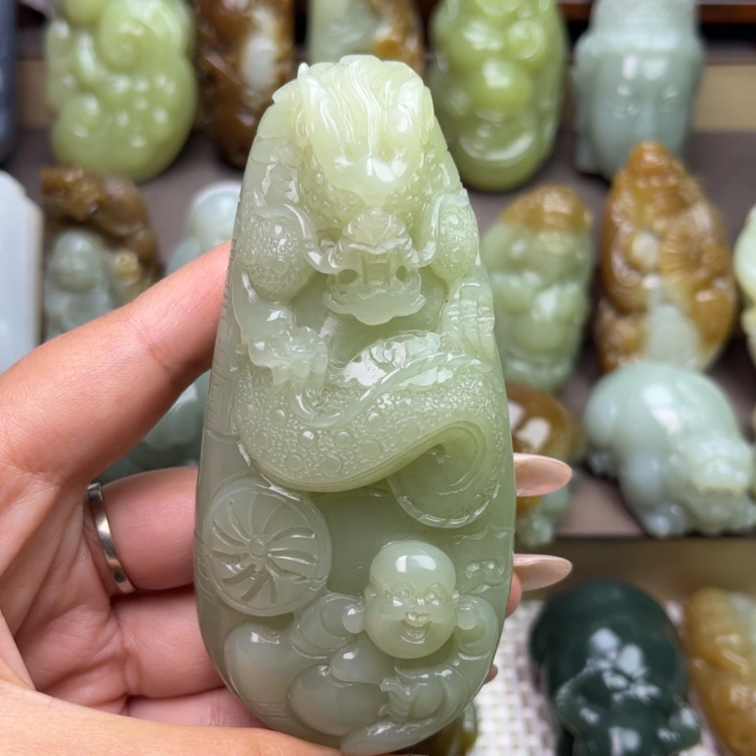 和田玉未镶嵌把件