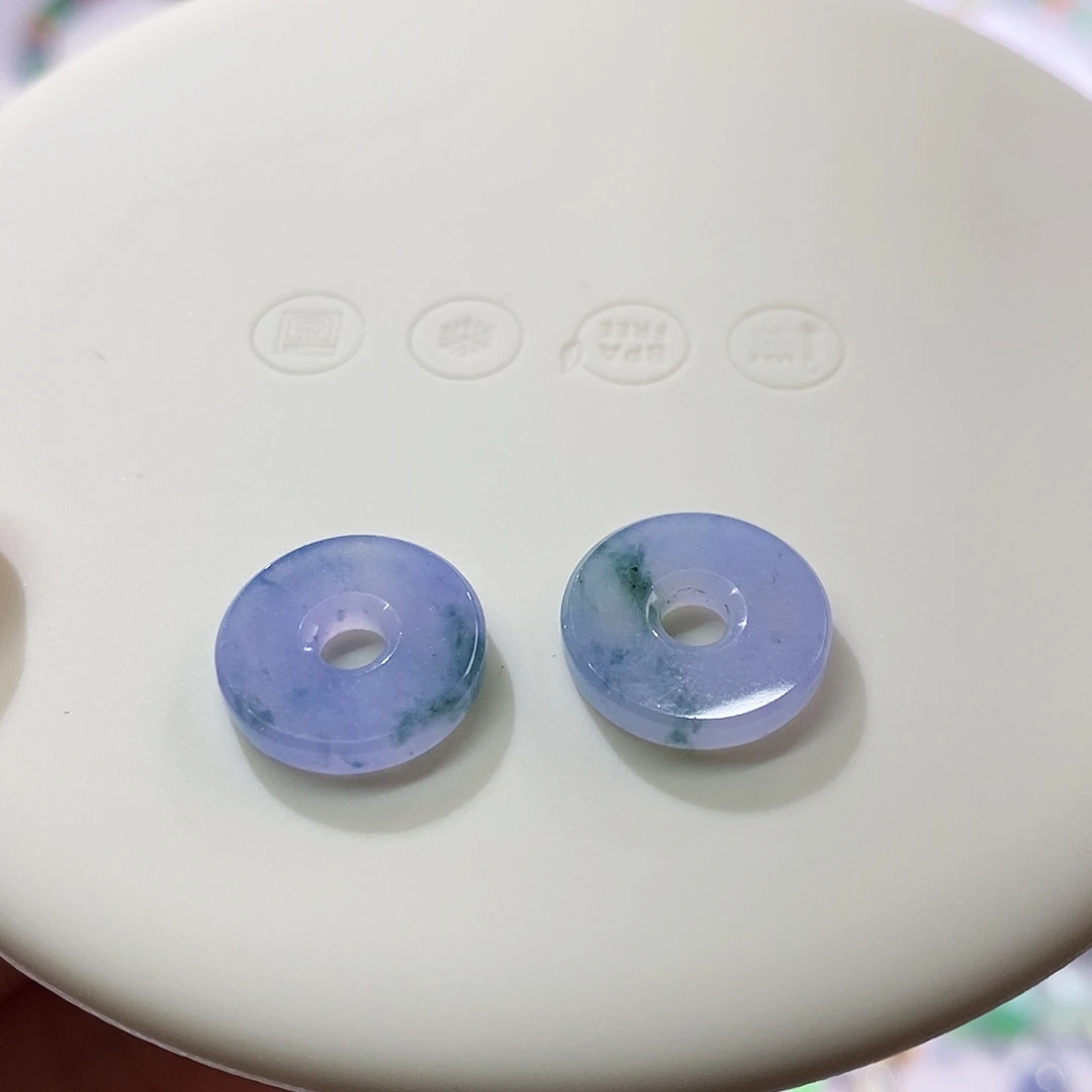 裸石翡翠一对扣子