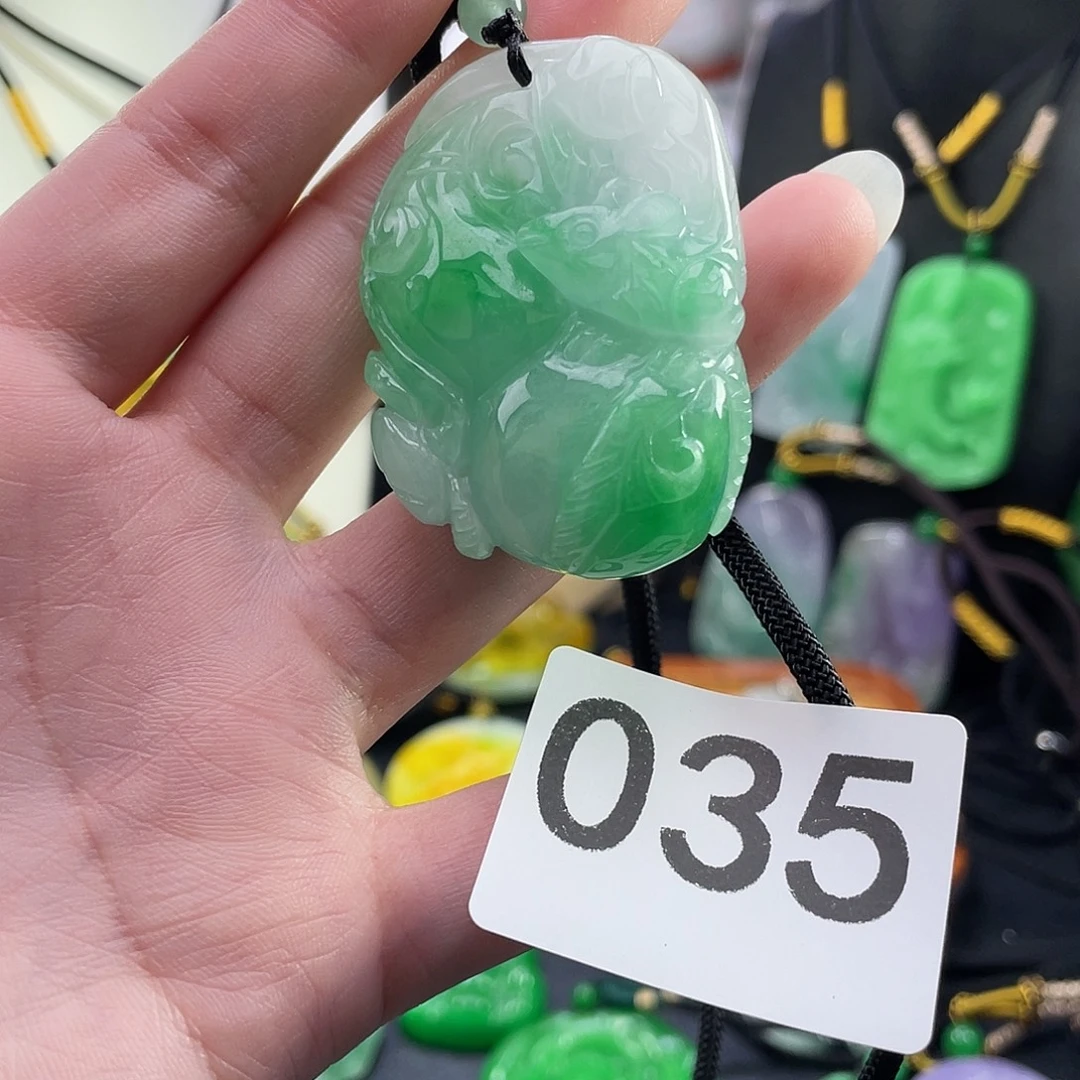 吊坠(赠链)未镶嵌翡翠