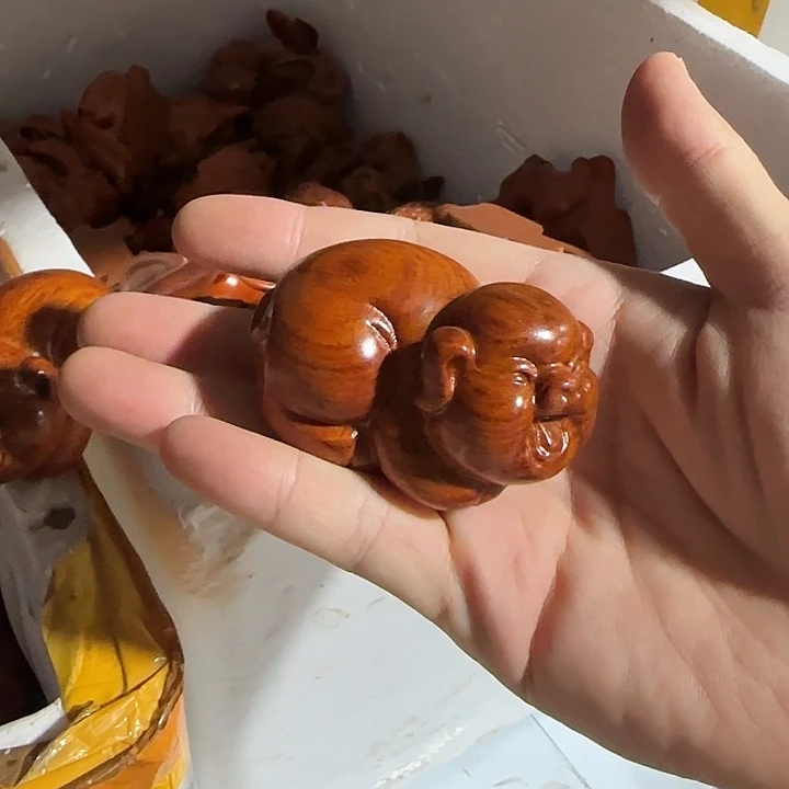 木花梨木8福气猪一只