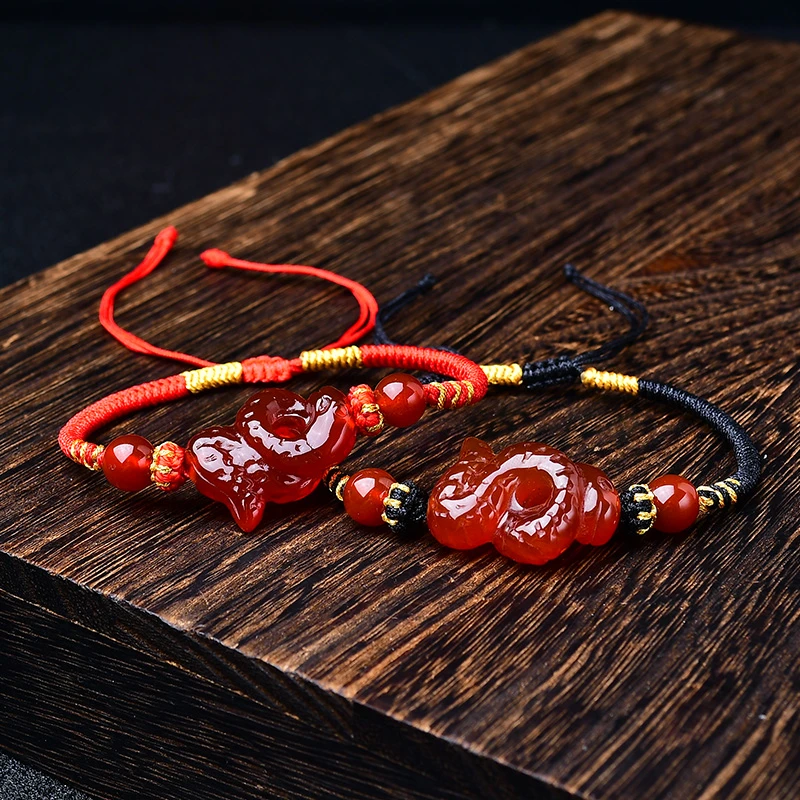 天然红玛瑙生肖蛇红绳手链手绳男女情侣款蛇年吉祥手饰红玛瑙手链