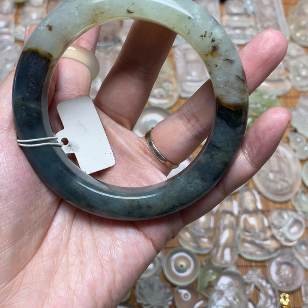 未镶嵌蛇纹石玉颈饰吧***爱