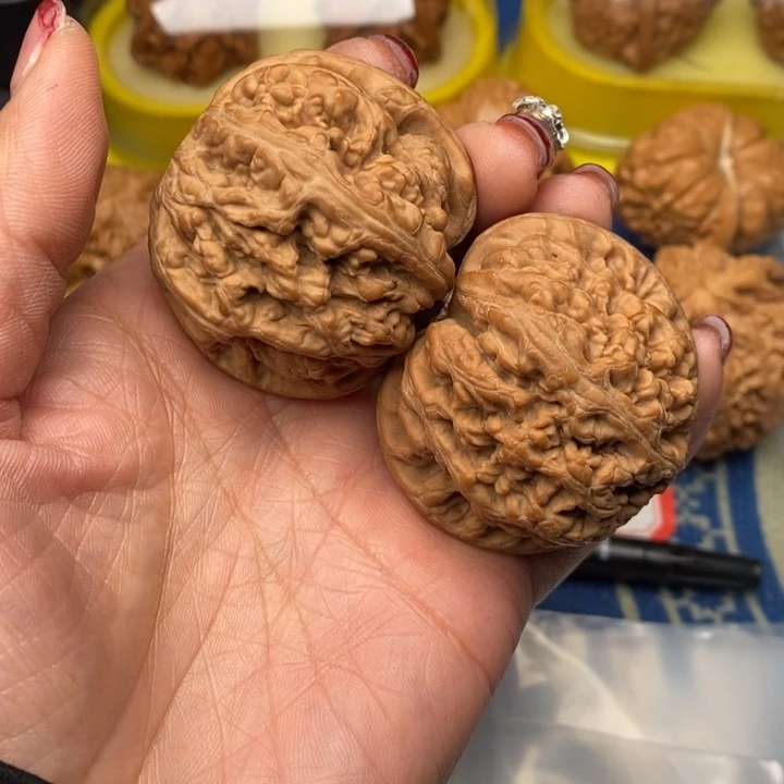 小****吊坠桃核粗筋核桃