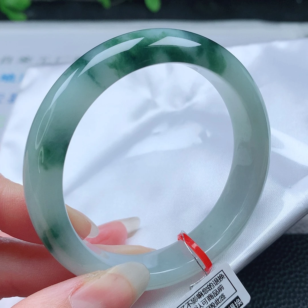翡翠手镯未镶嵌58圈