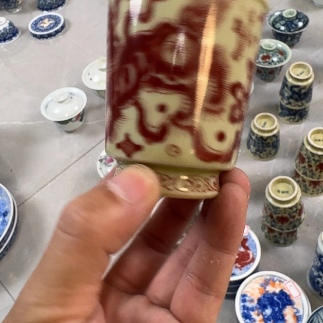 摆件二号釉釉里红狮子闻香杯