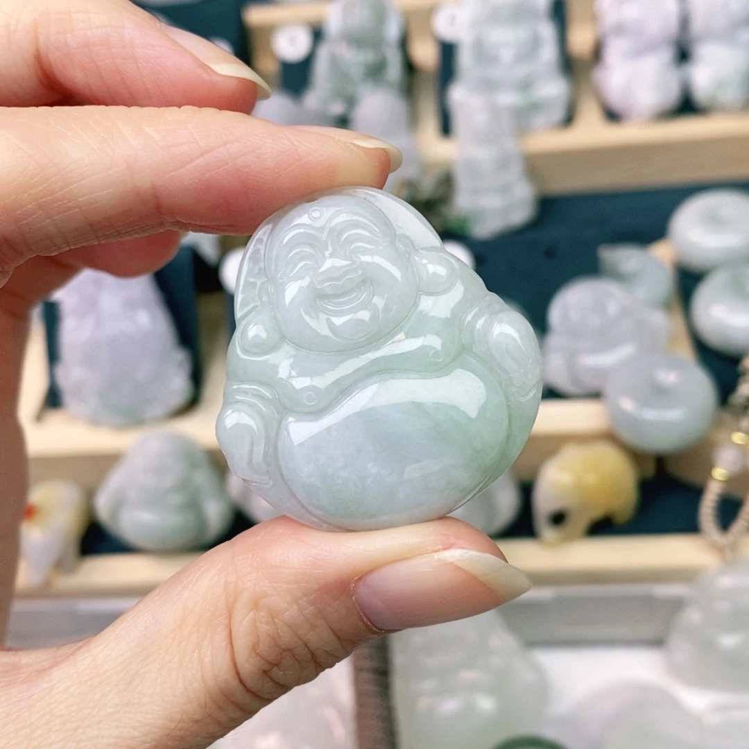 翡翠未镶嵌颈饰佛公
