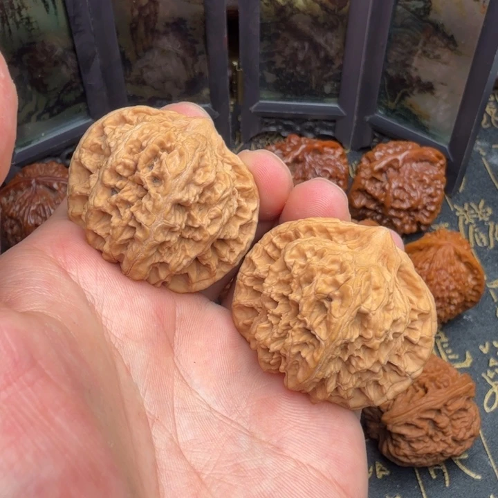 一***子文玩核桃吊坠龙脊42