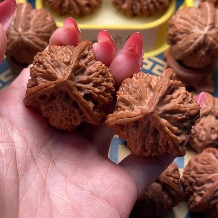 把件文玩核桃盘龙虎头奔 40