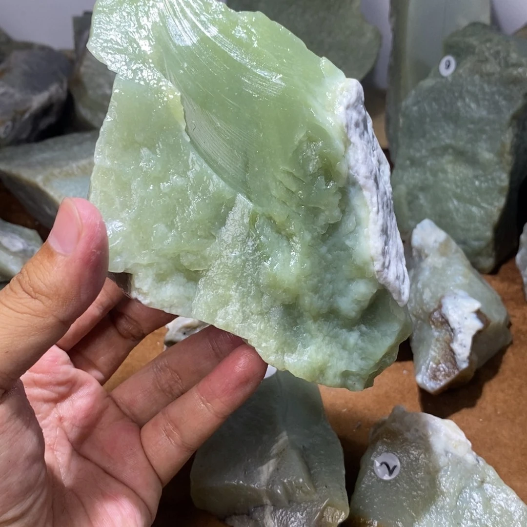 和田玉未镶嵌珠宝半成品三**藏