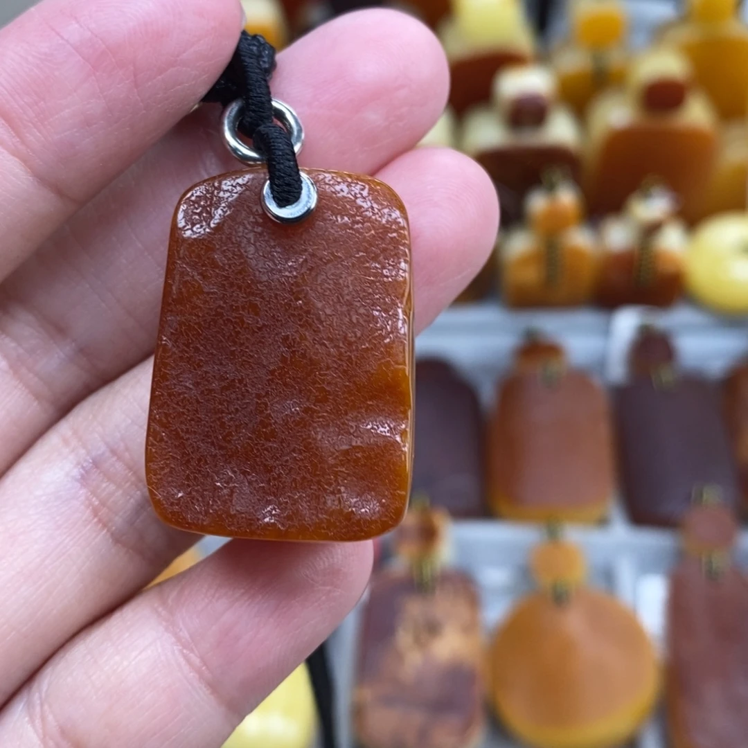 蜜蜡未镶嵌珠宝奇石