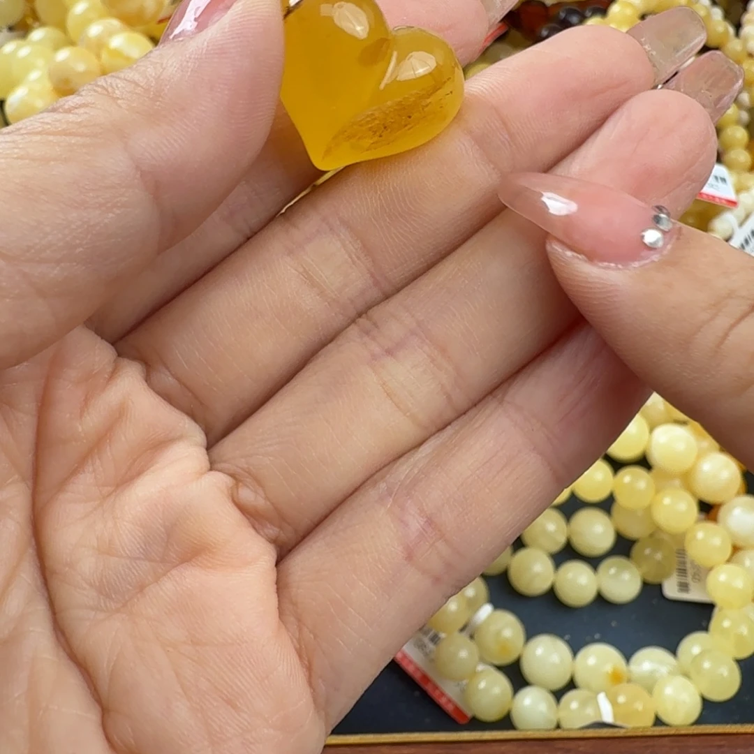 琥珀未镶嵌珠宝奇石