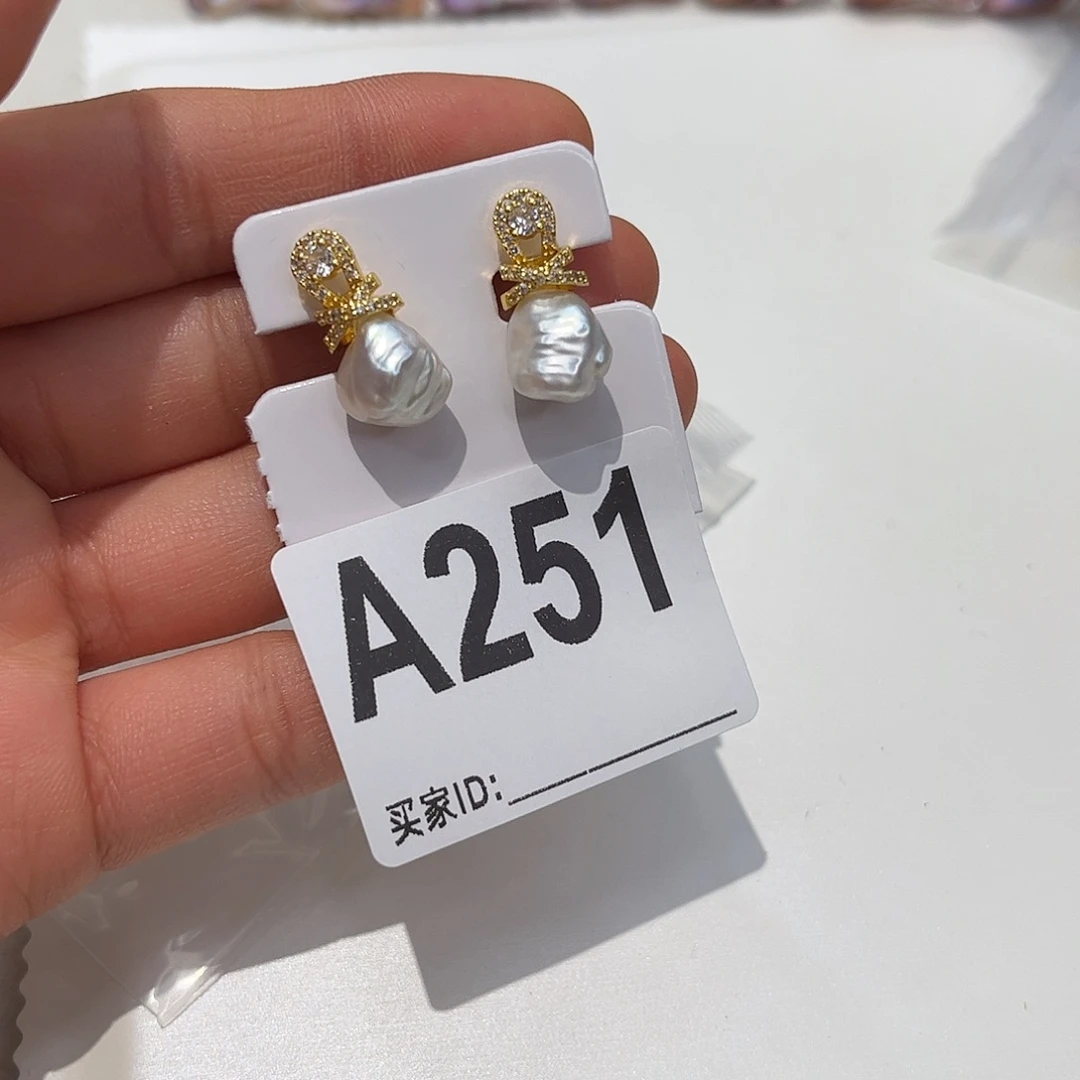 淡水珍珠耳饰合金