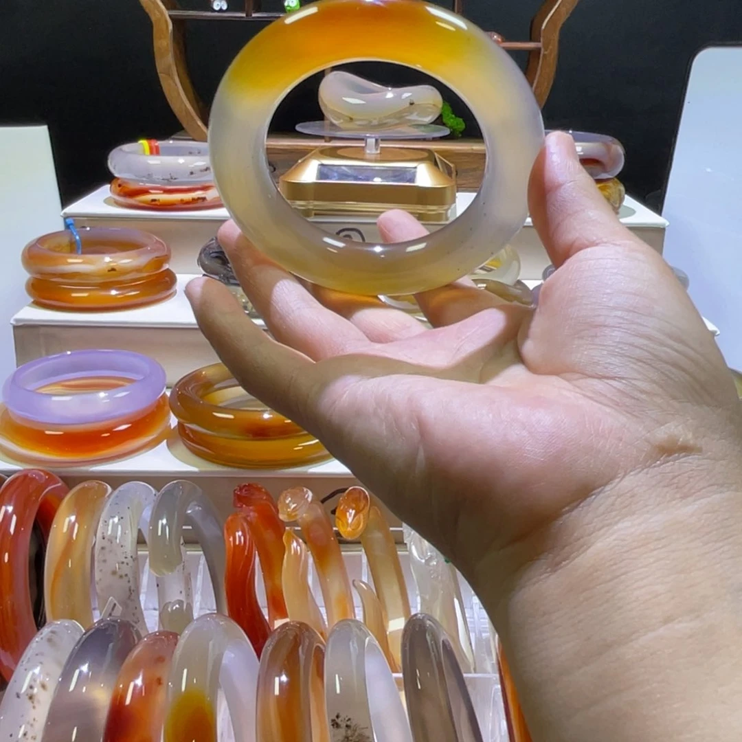 玛瑙/玉髓手镯未镶嵌