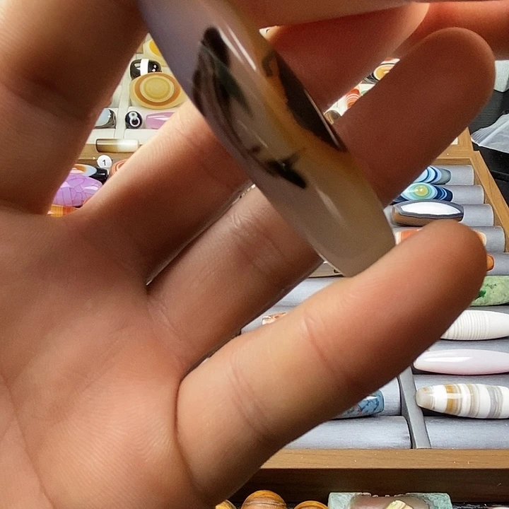 未镶嵌颈饰玛瑙/玉髓妙*