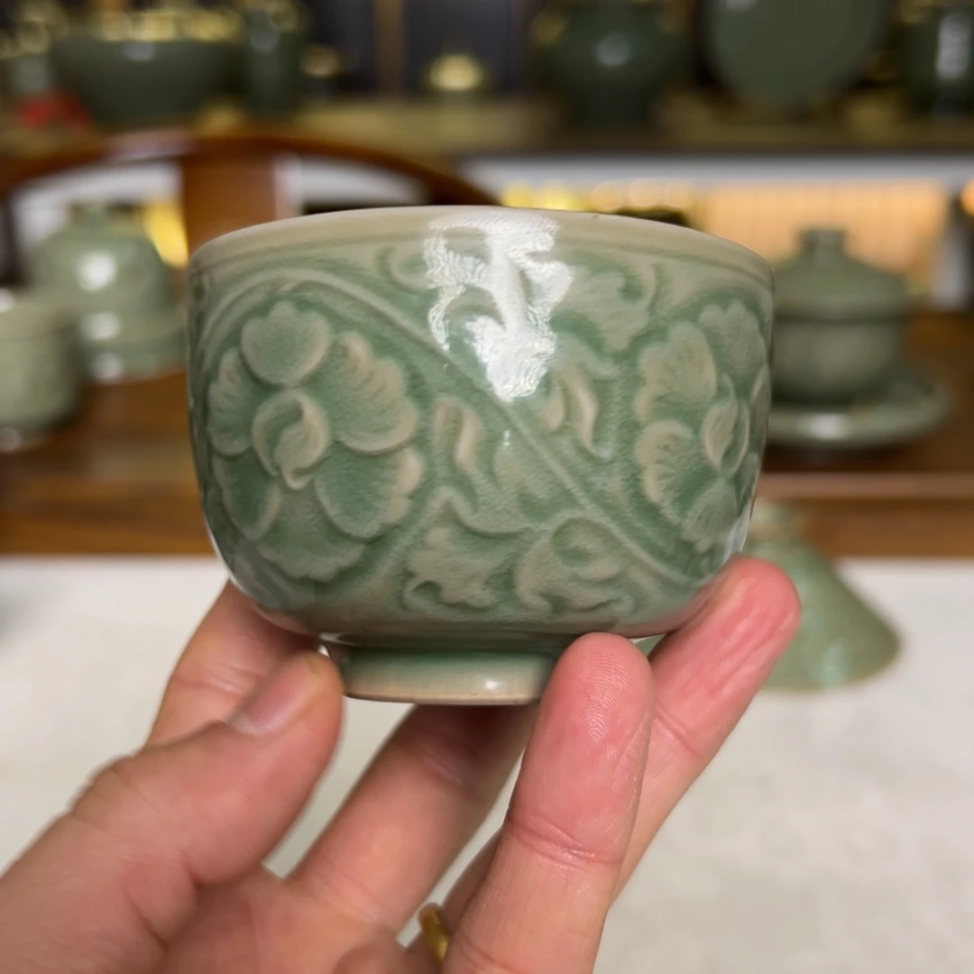 盖碗秘色缠枝牡丹钢杯