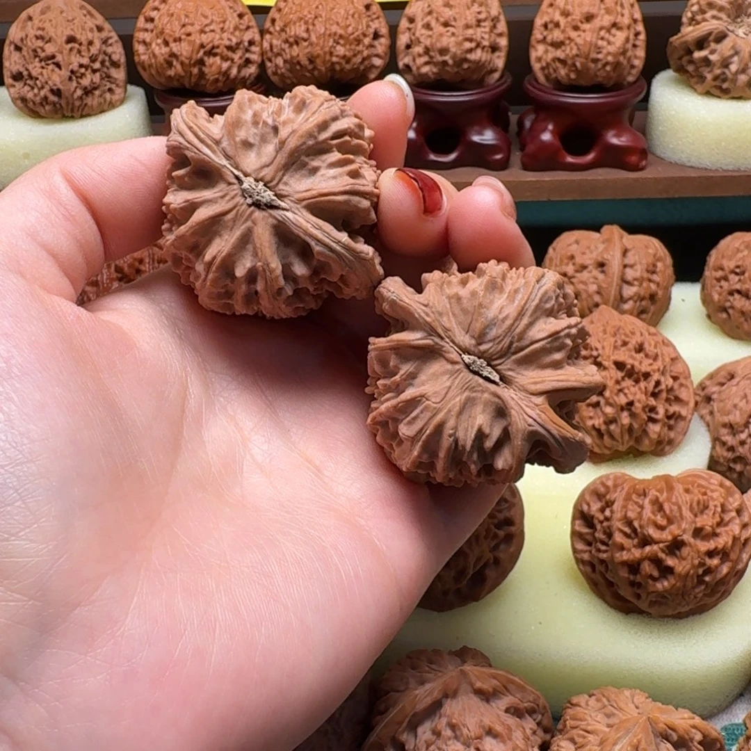 u***n吊坠文玩核桃45白狮子