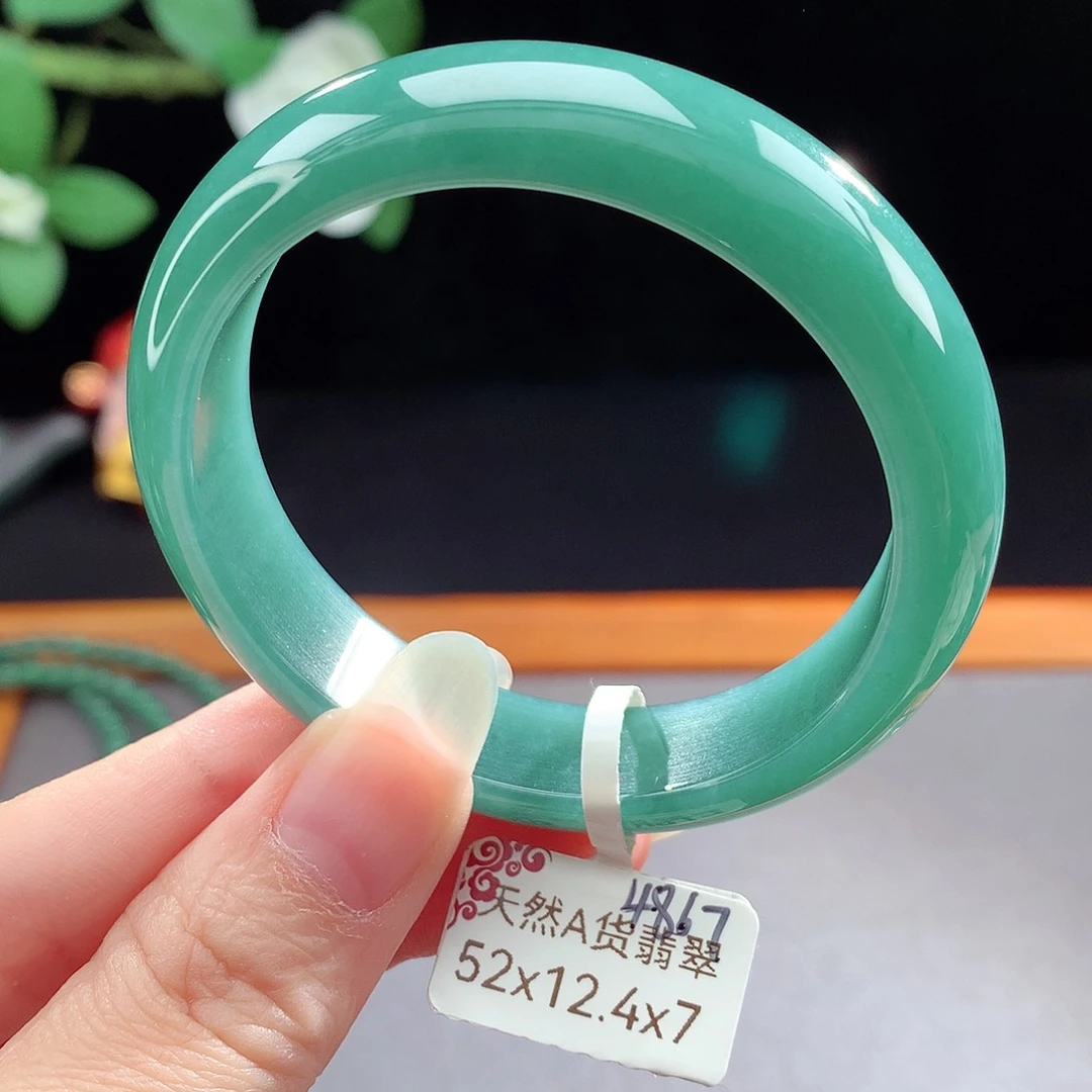 未镶嵌手镯（圆镯）翡翠