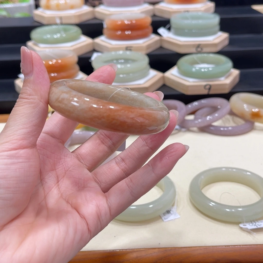 石英质玉手镯未镶嵌莓**✌