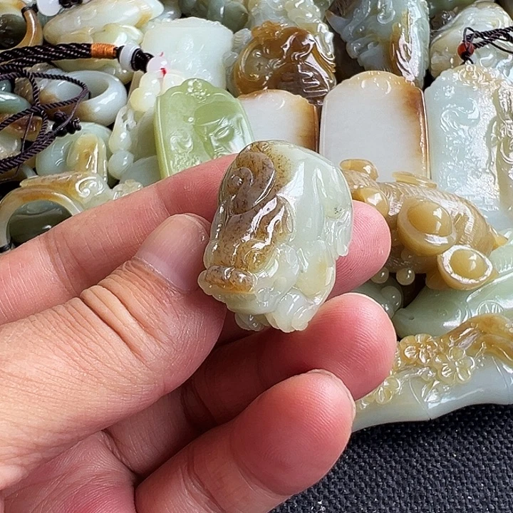 和田玉未镶嵌吊坠(不含链)