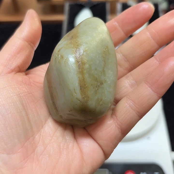 合***異和田玉未镶嵌把件