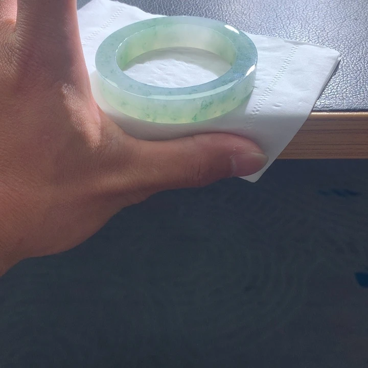 狼***下定制翡翠未镶嵌翡翠手镯