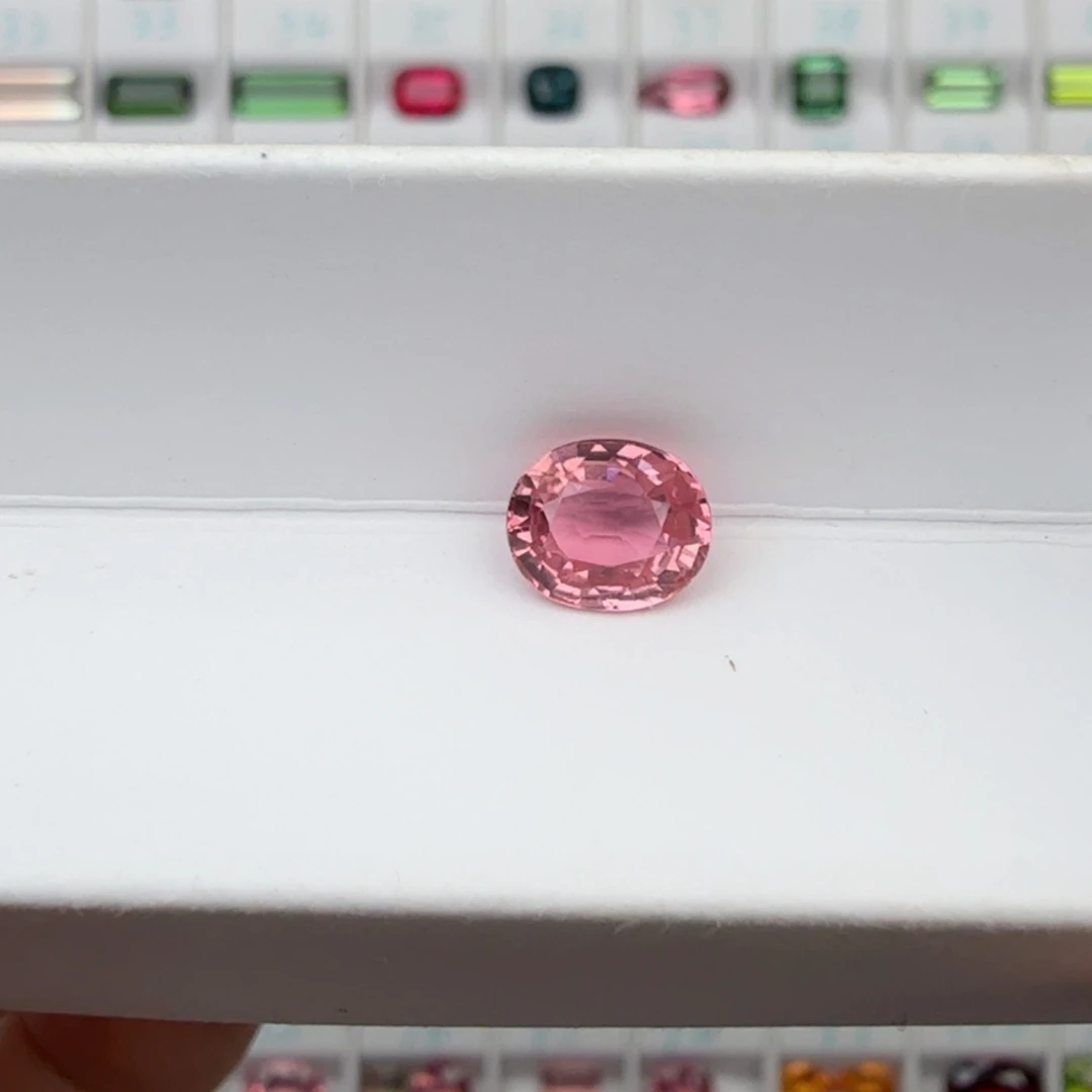 碧玺未镶嵌珠宝半成品天然1.42克拉