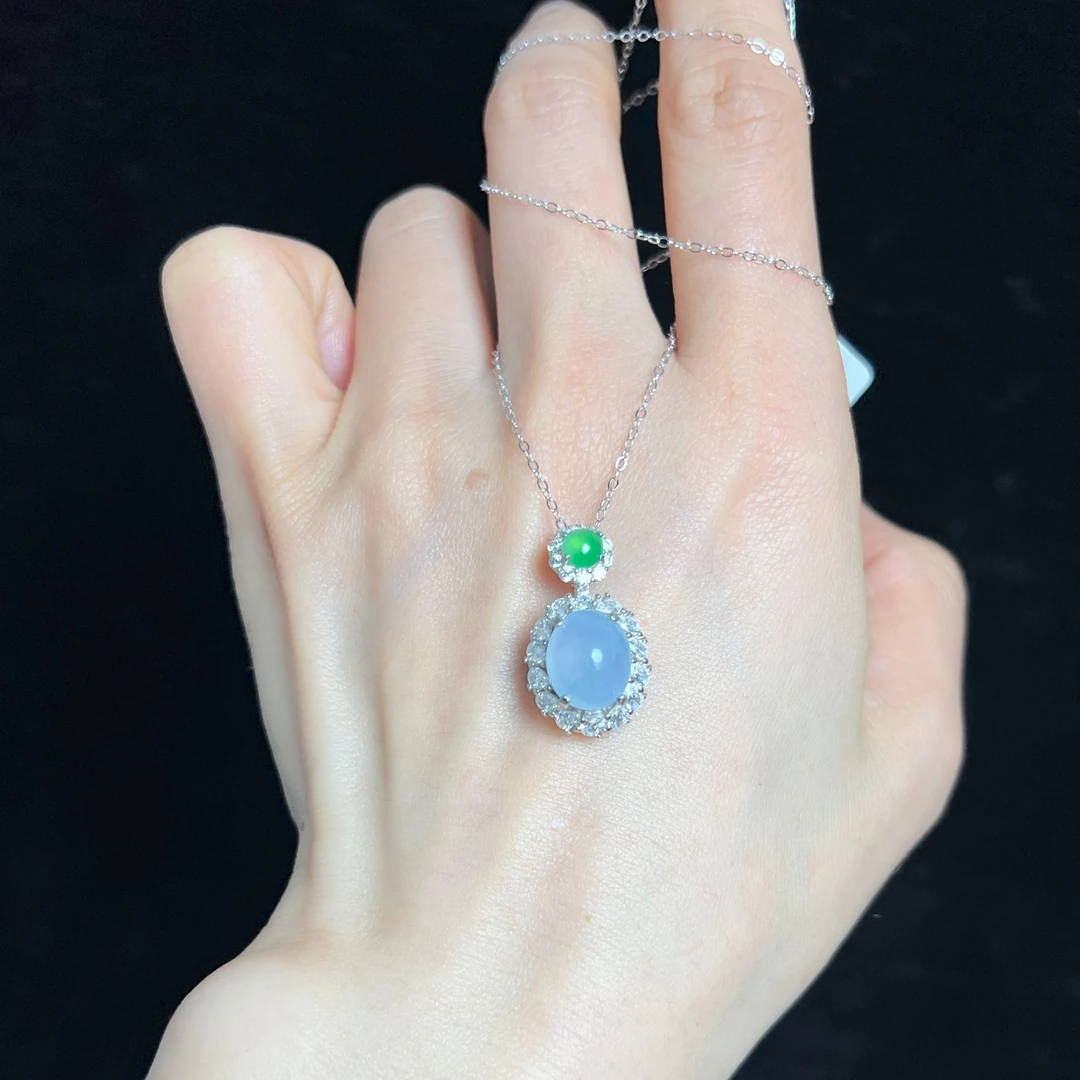 天然缅甸翡翠银镶鸽子蛋吊坠