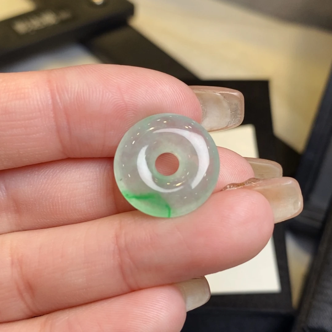 翡翠颈饰未镶嵌甜甜圈（17.2-3.6）