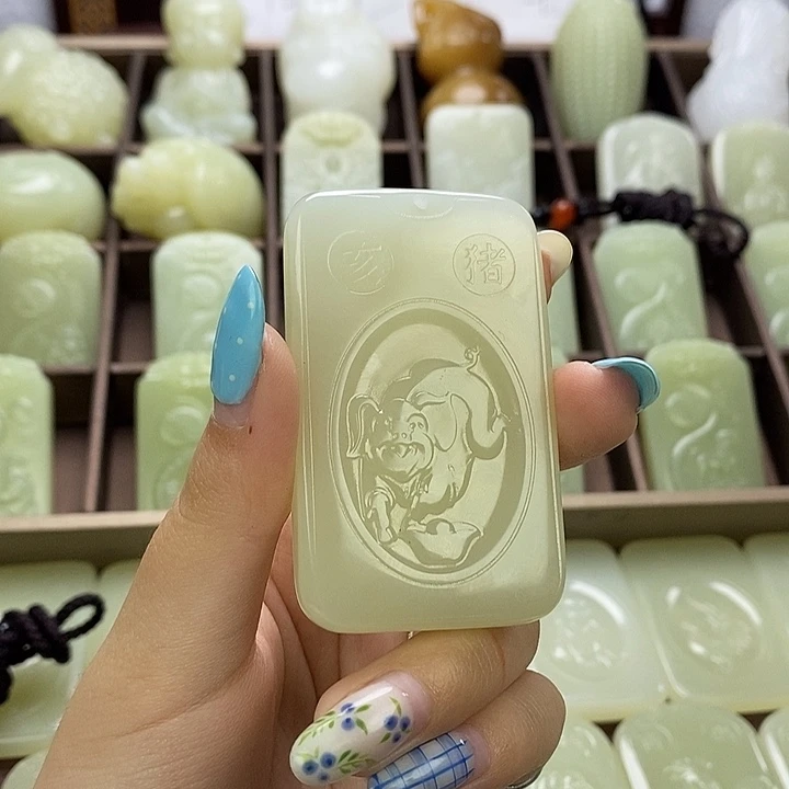 昆仑石双面守护猪