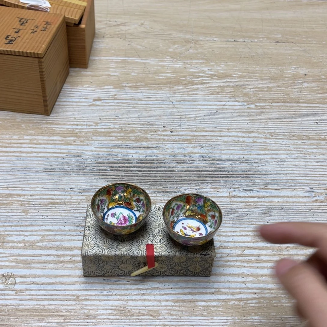 瓷片靓**！密密麻麻地排列着一个
