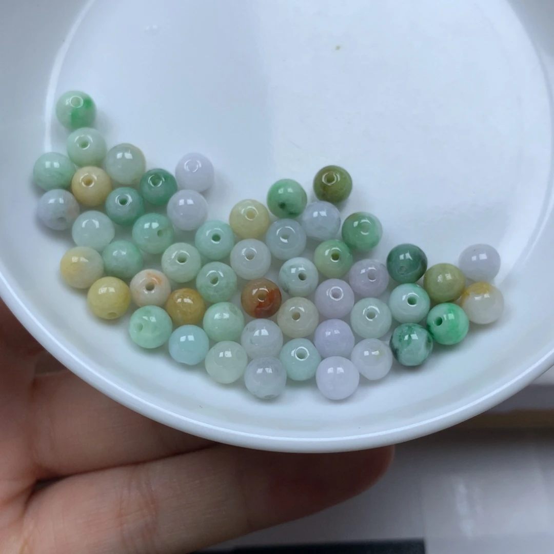 翡翠颈饰未镶嵌卡6。全部。