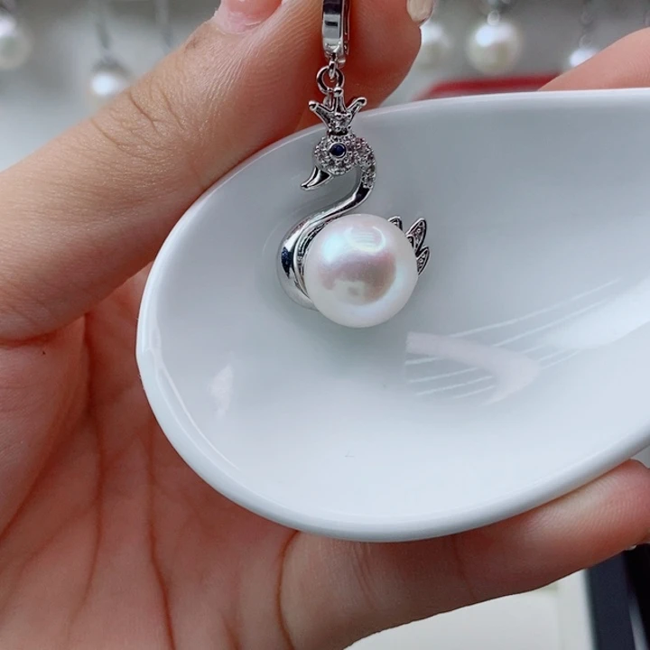 银S800镀金镶嵌淡水珍珠颈饰