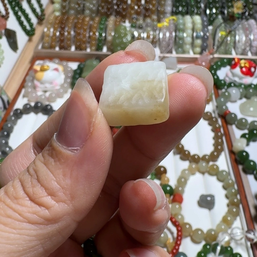 和田玉未镶嵌珠宝奇石