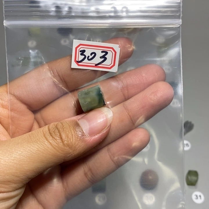 蛇纹石玉颈饰未镶嵌我****～