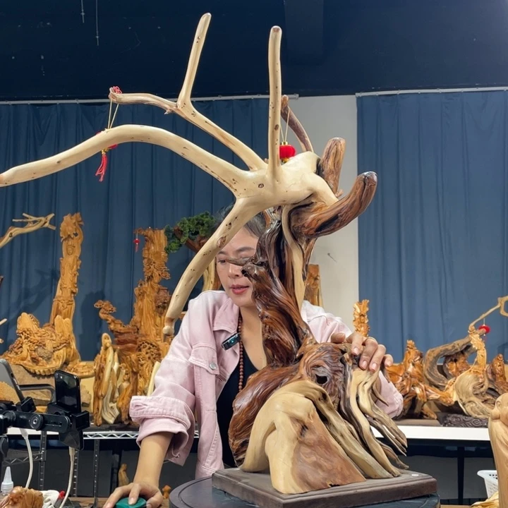 柏木（崖柏）随型飘枝