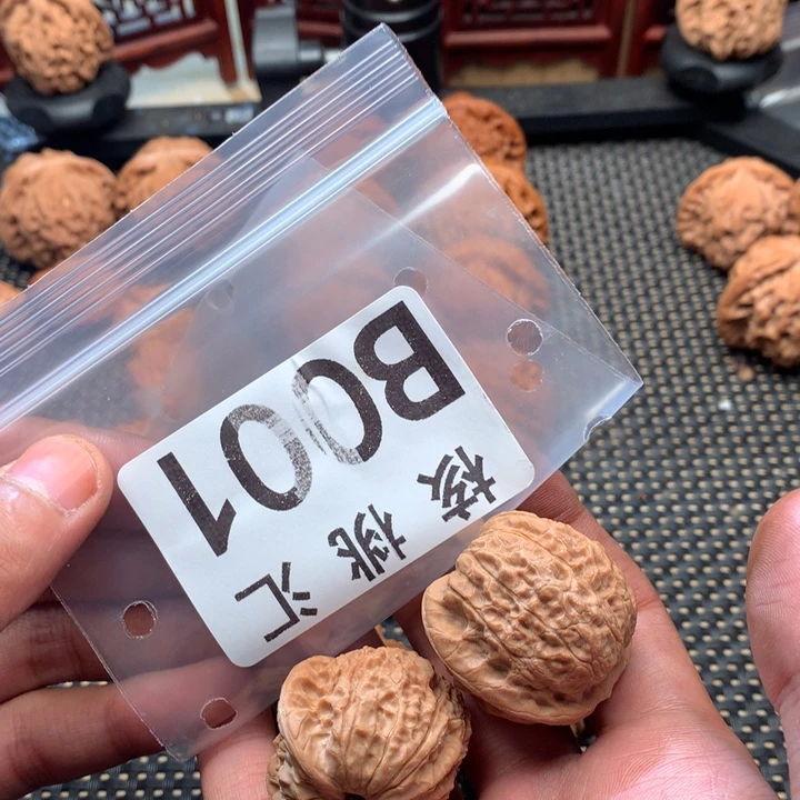 吊坠文玩核桃血麒麟