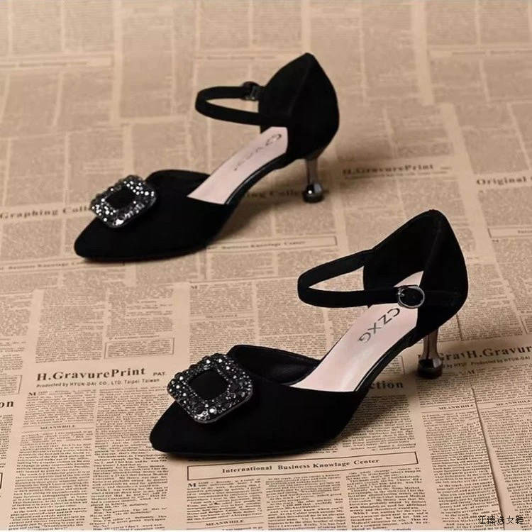 夏季新款潮流细跟高跟鞋百搭时尚磨砂材质包头设计凉鞋尖头