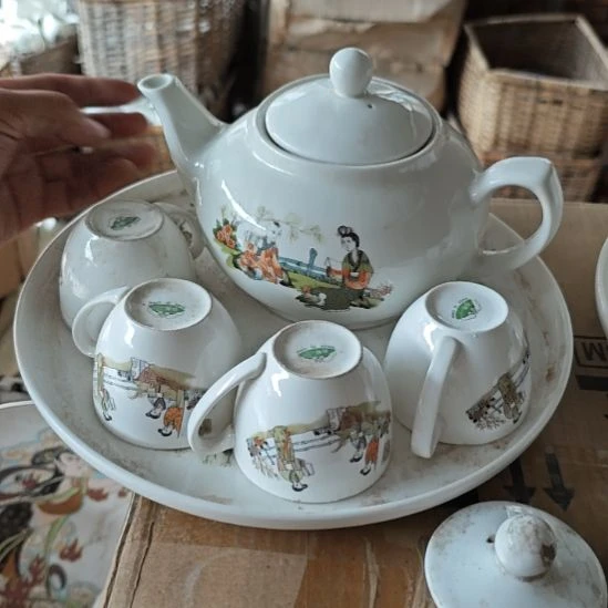 库存微瑕三娘教子多孔茶壶一套
