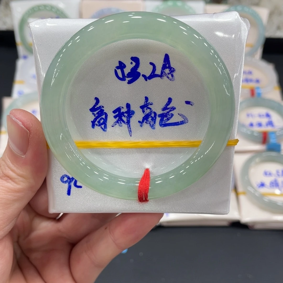 未镶嵌手镯翡翠翡翠，高货强推，6位数品质