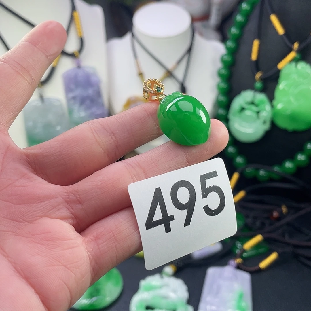 翡翠未镶嵌吊坠(赠链)