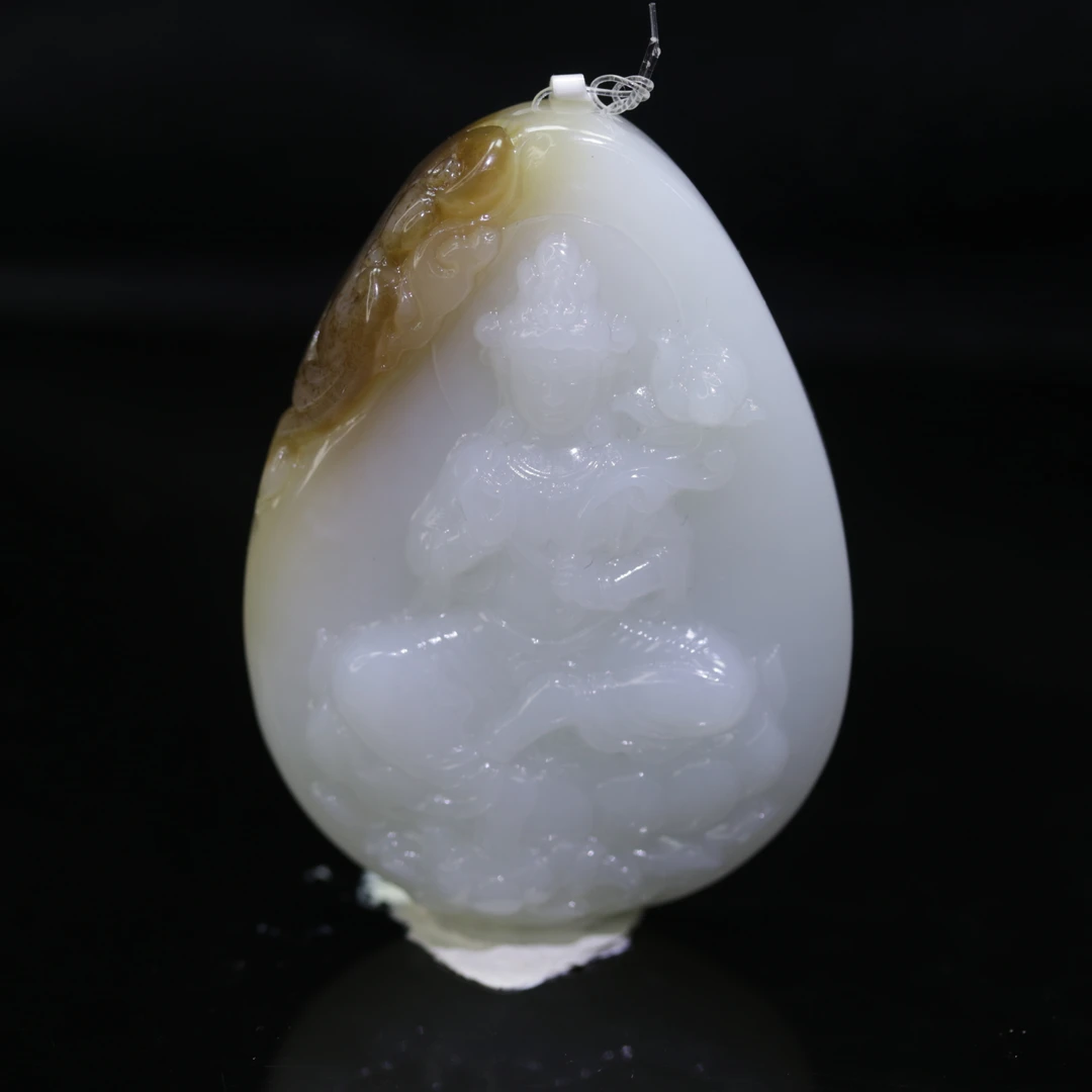 21和田玉糖白吊坠/600273保利厦门拍卖