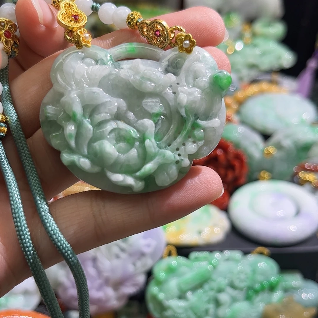 颈饰未镶嵌翡翠待编织