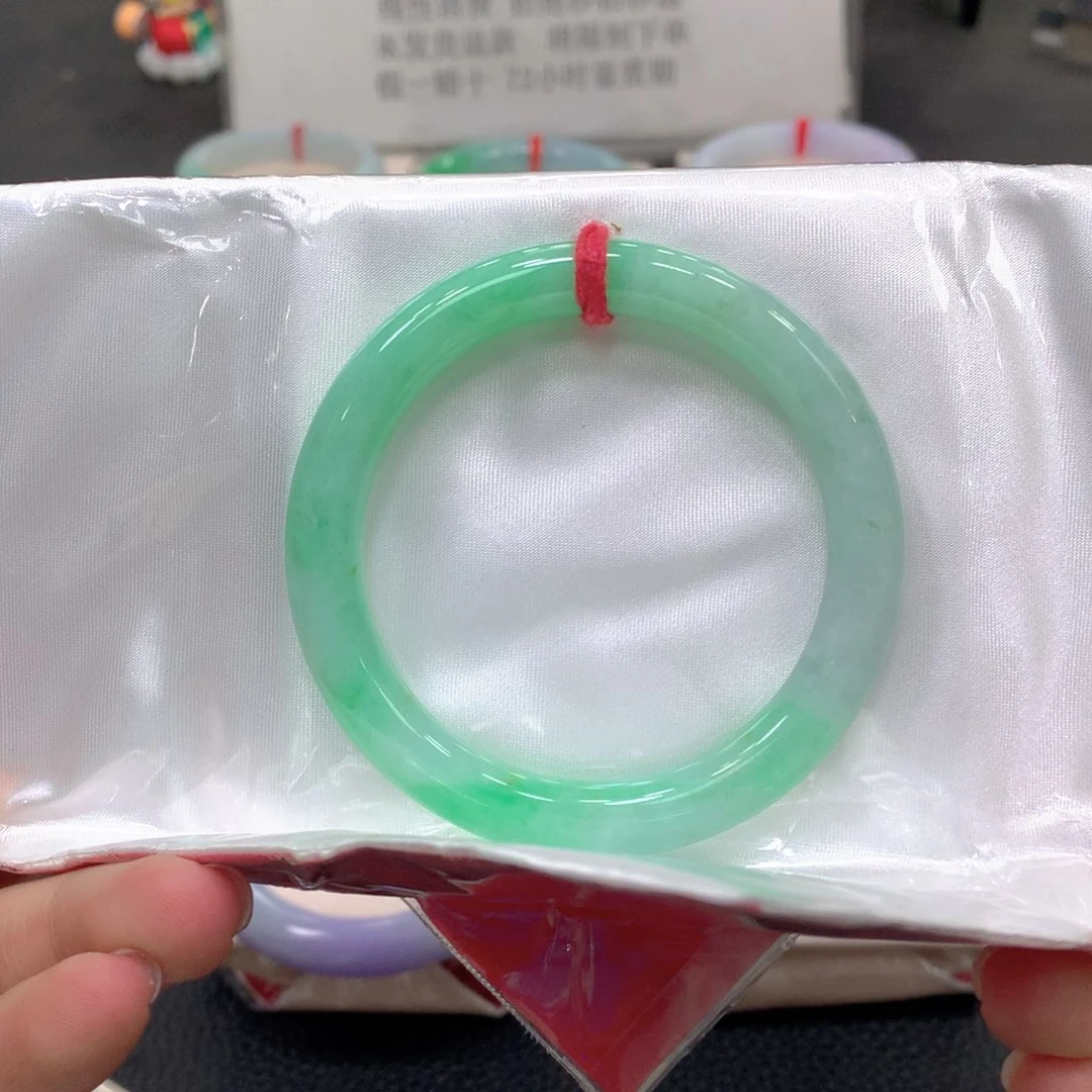翡翠未镶嵌手镯53圆