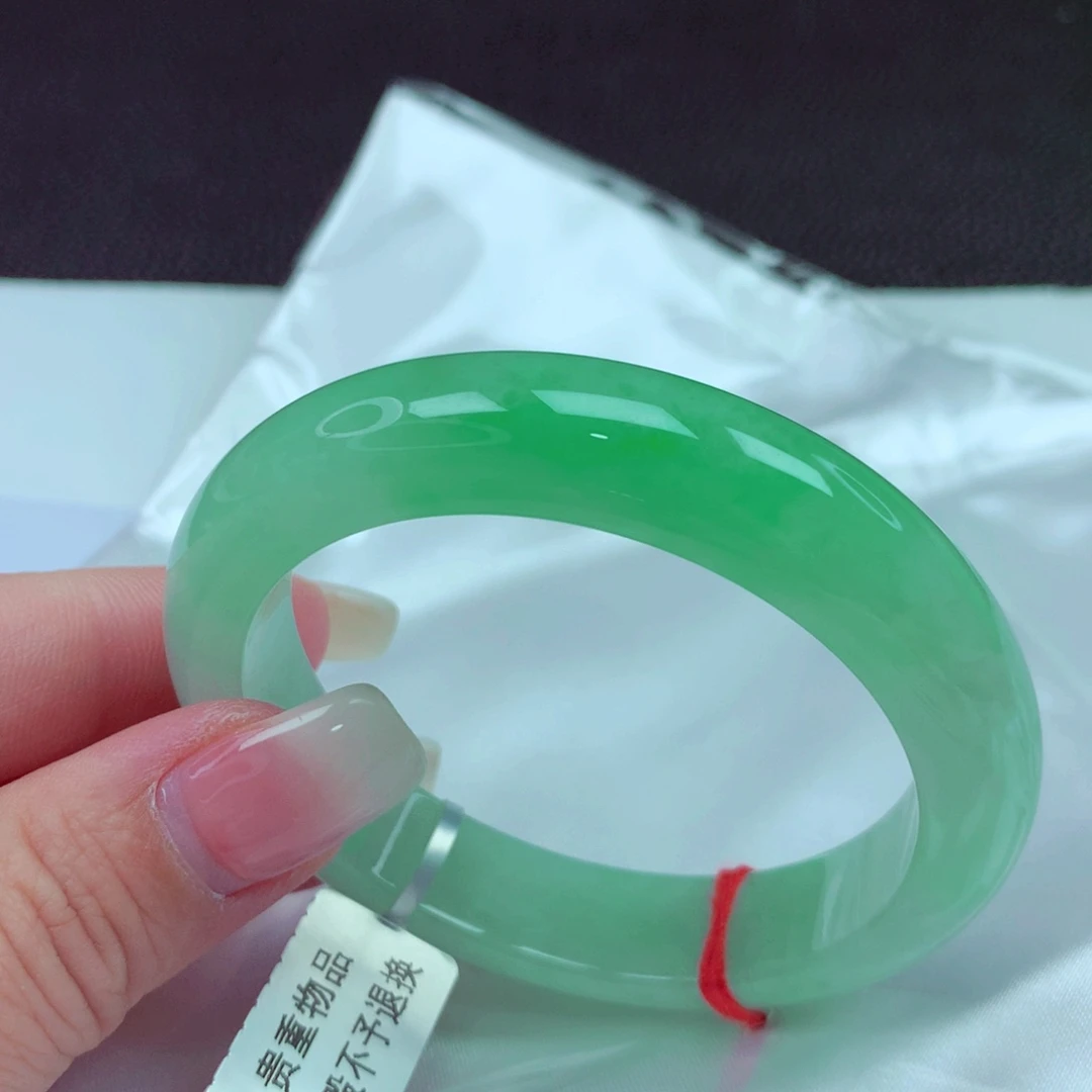 未镶嵌手镯翡翠手镯