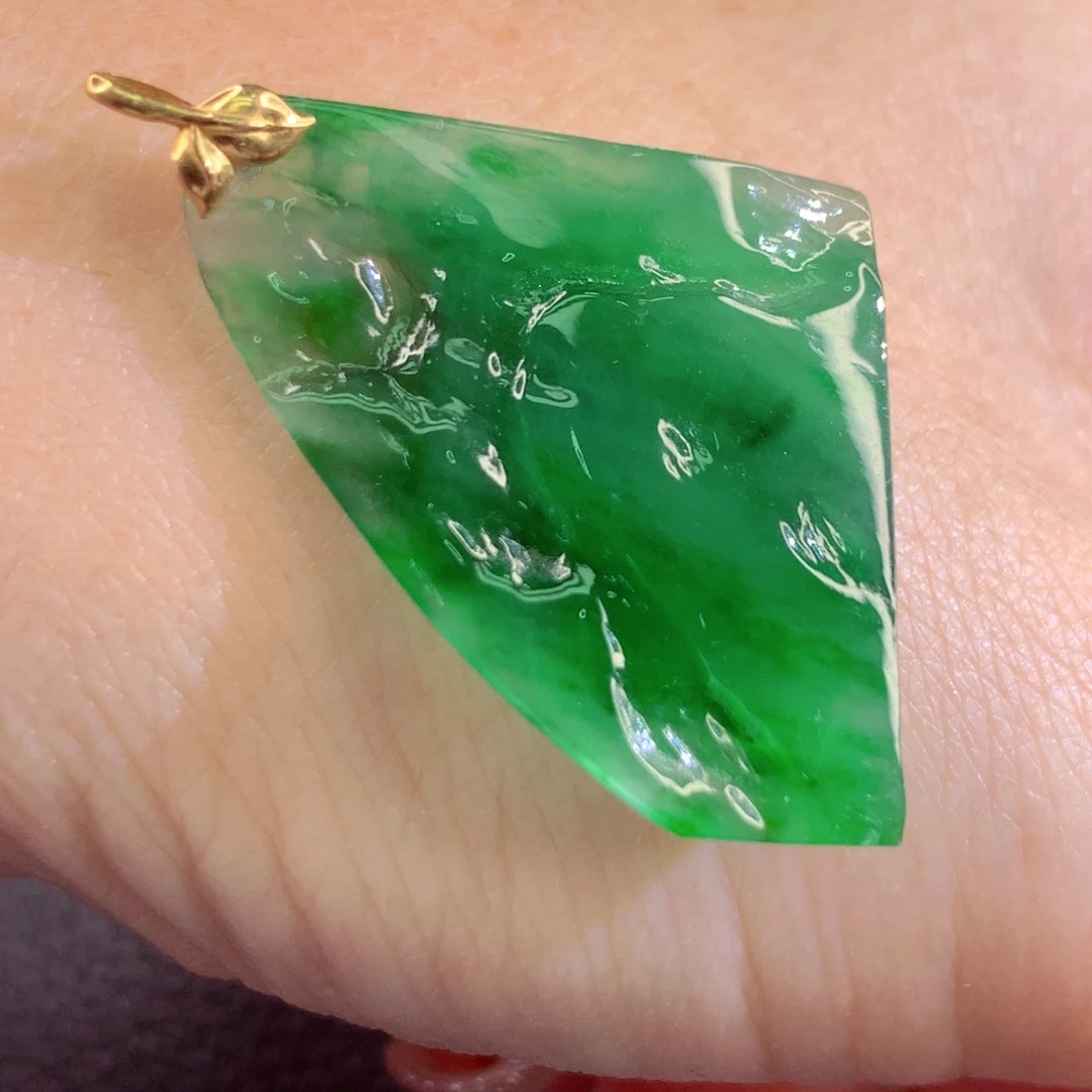 翡翠18K金镶嵌颈饰翡翠