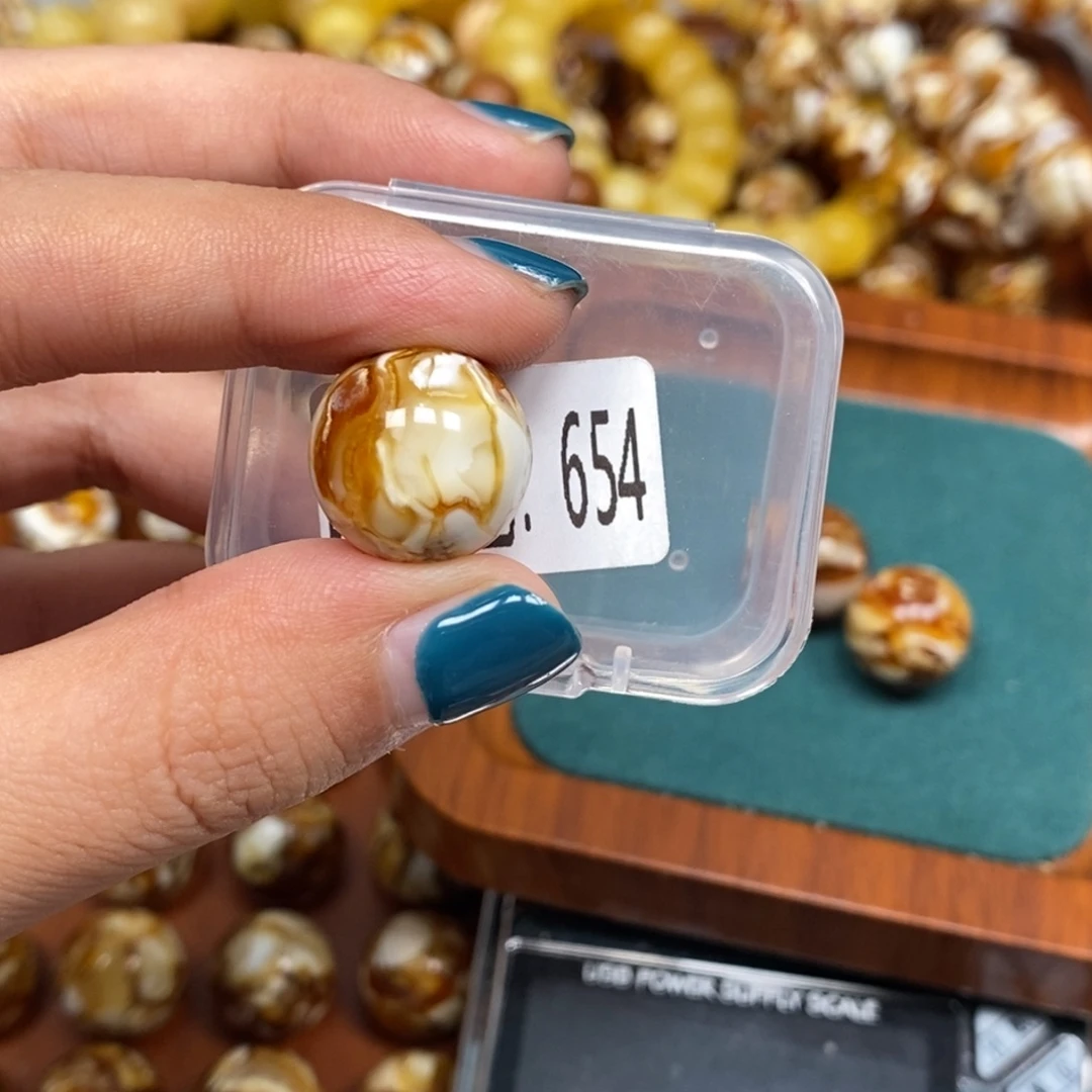 把件猴头核桃沁色蜜蜡圆珠老型654