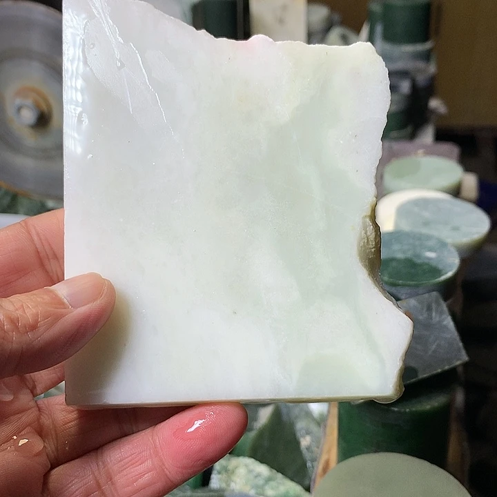 颈饰未镶嵌和田玉（糖玉）