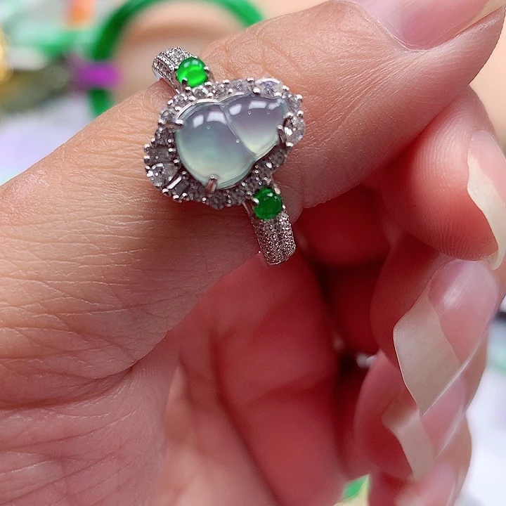 翡翠银S925镶嵌颈饰翡翠