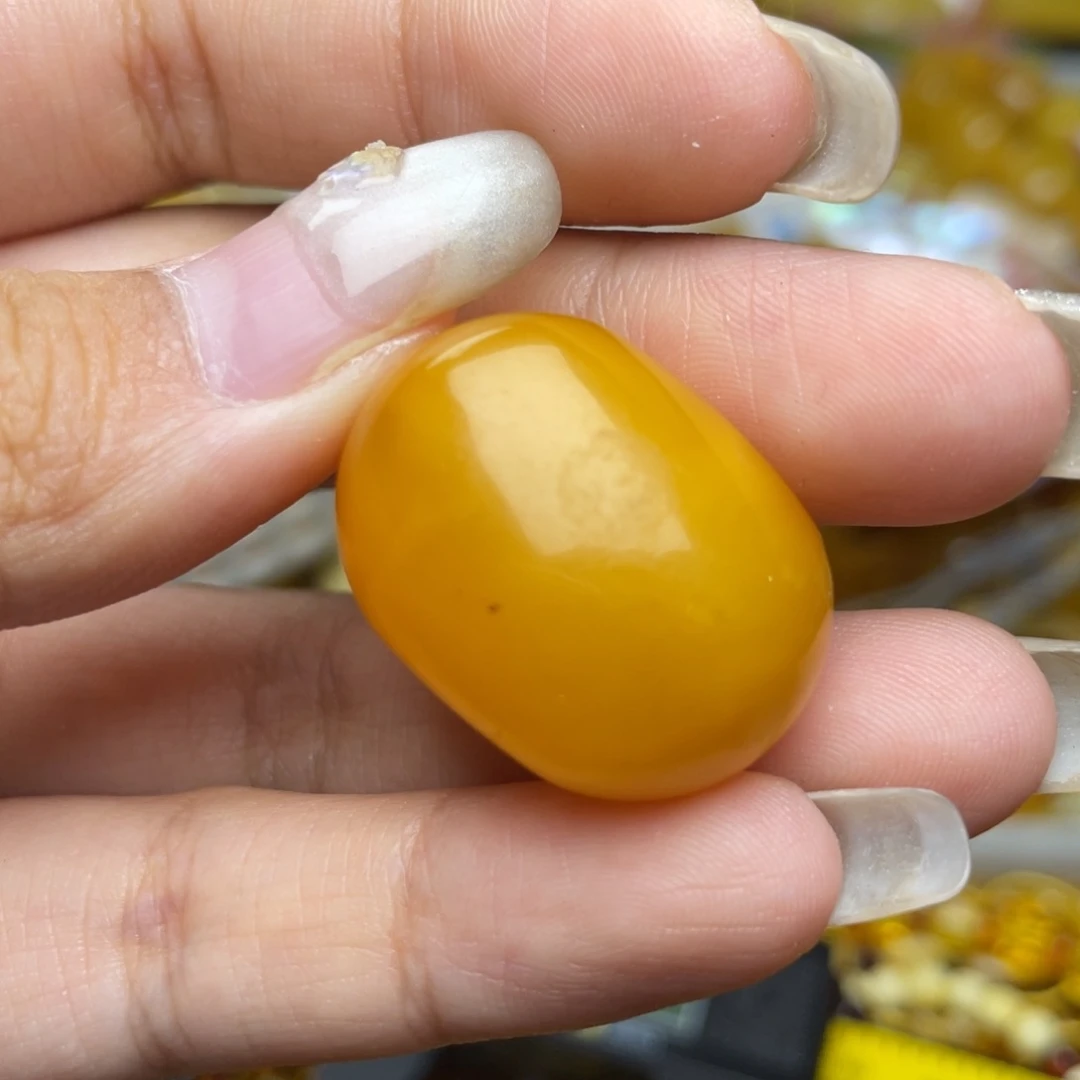 未镶嵌琥珀珠宝奇石