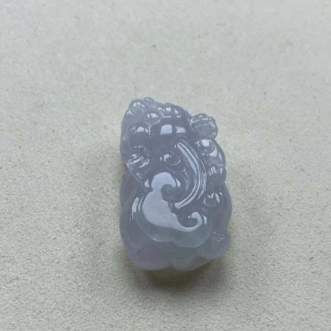 翡翠未镶嵌颈饰如意貔貅